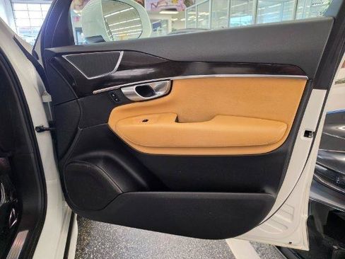 Used 2018 Volvo XC90 T6 Momentum w/ Convenience Package AWD/4WD image 27
