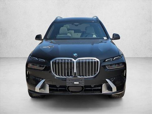 Used 2024 BMW X7 xDrive40i w/ Premium Package AWD/4WD image 2