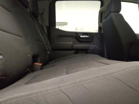 Used 2020 Chevrolet Silverado 1500 Custom w/ Custom Value Package RWD image 19