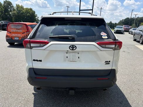 Used 2021 Toyota RAV4 XLE Premium AWD/4WD image 7
