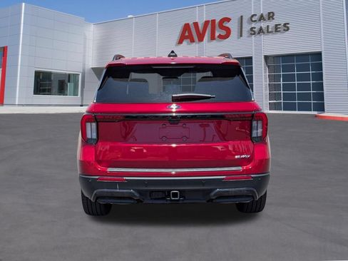 Used 2025 Ford Explorer ST-Line w/ ST-Line Street Pack AWD/4WD image 7