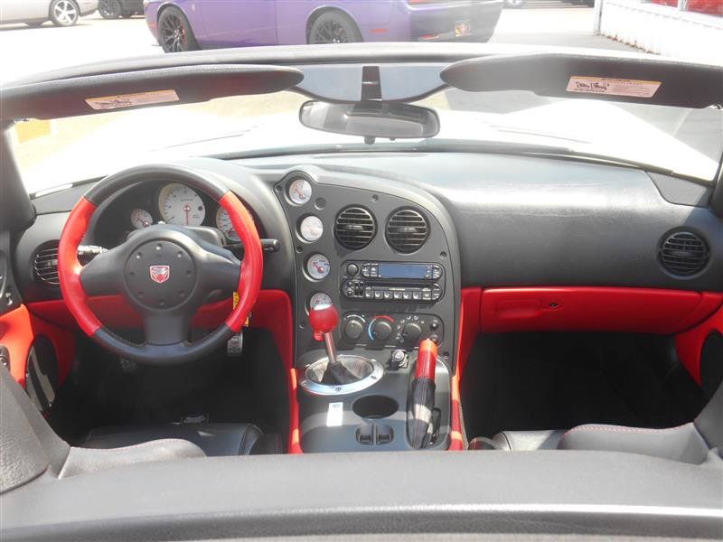 Used 2004 Dodge Viper SRT-10 RWD image 10