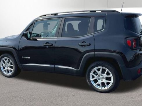 Used 2020 Jeep Renegade Latitude w/ Cold Weather Group image 7