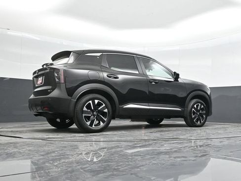 Used 2025 Nissan Kicks SV w/ SV Premium Package AWD/4WD image 29