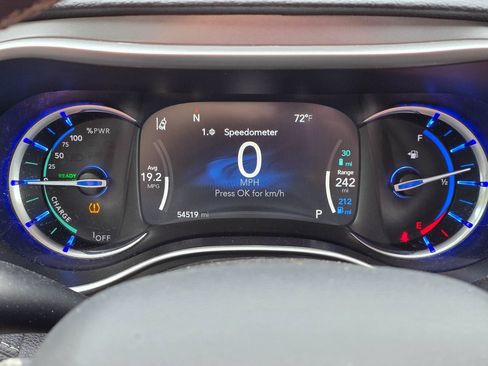 Used 2024 Chrysler Pacifica Limited FWD image 23