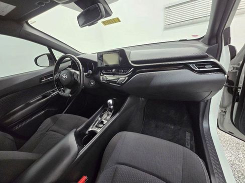 Used 2018 Toyota C-HR XLE image 24
