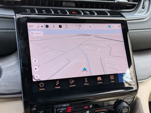 New 2025 Jeep Grand Cherokee L Limited image 12