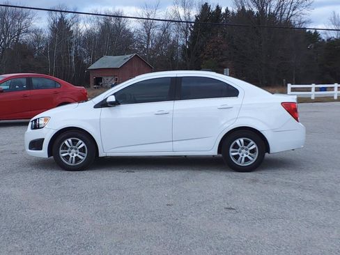 Used 2016 Chevrolet Sonic LT image 2