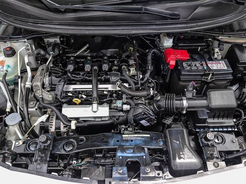 Used 2022 Nissan Versa SV FWD image 29
