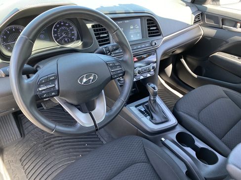 Used 2020 Hyundai Elantra Value Edition w/ Winter Weather Package FWD image 17
