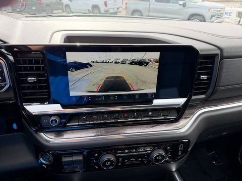 Used 2025 Chevrolet Silverado 1500 LTZ image 11