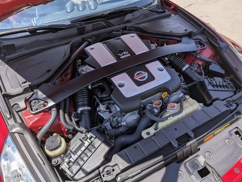 Used 2012 Nissan 370Z Roadster RWD image 17