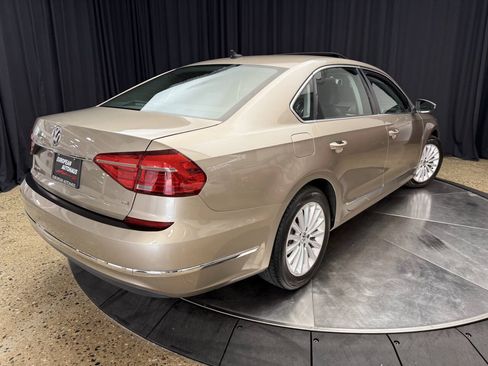 Used 2016 Volkswagen Passat 1.8T SE w/ Lighting Package (P06) FWD image 8