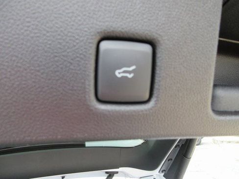 Used 2025 Ford Escape SE w/ PHEV Premium Package FWD image 32