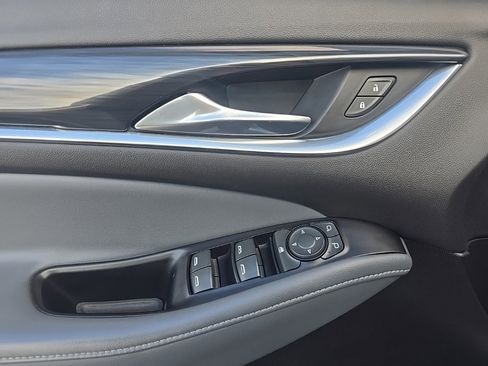 Used 2020 Buick Enclave Essence w/ Sound and Sites Package image 12