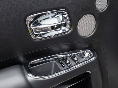 Used 2011 Rolls-Royce Ghost image 37