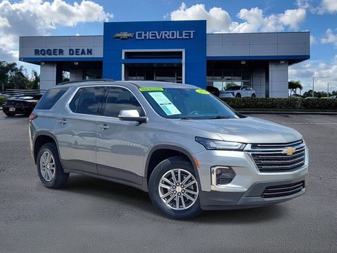 Certified 2023 Chevrolet Traverse LT FWD image 1