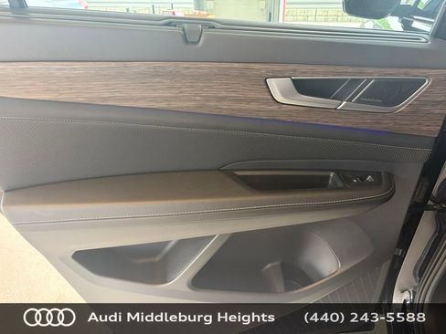 Used 2024 Volkswagen Atlas SEL Premium R-Line AWD/4WD image 38