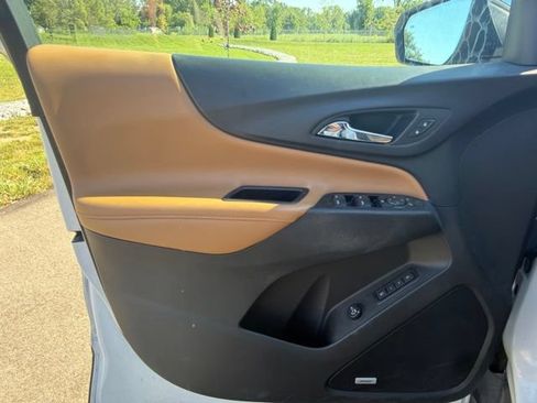 Used 2019 Chevrolet Equinox Premier FWD image 23