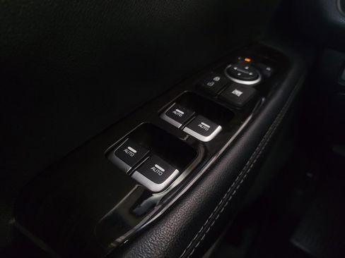 Used 2019 Kia Sorento FWD V6 image 27