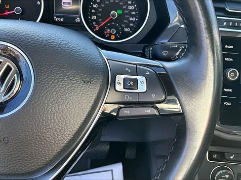 Used 2018 Volkswagen Tiguan SEL image 18