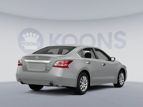 Used 2013 Nissan Altima 2.5 S image 2
