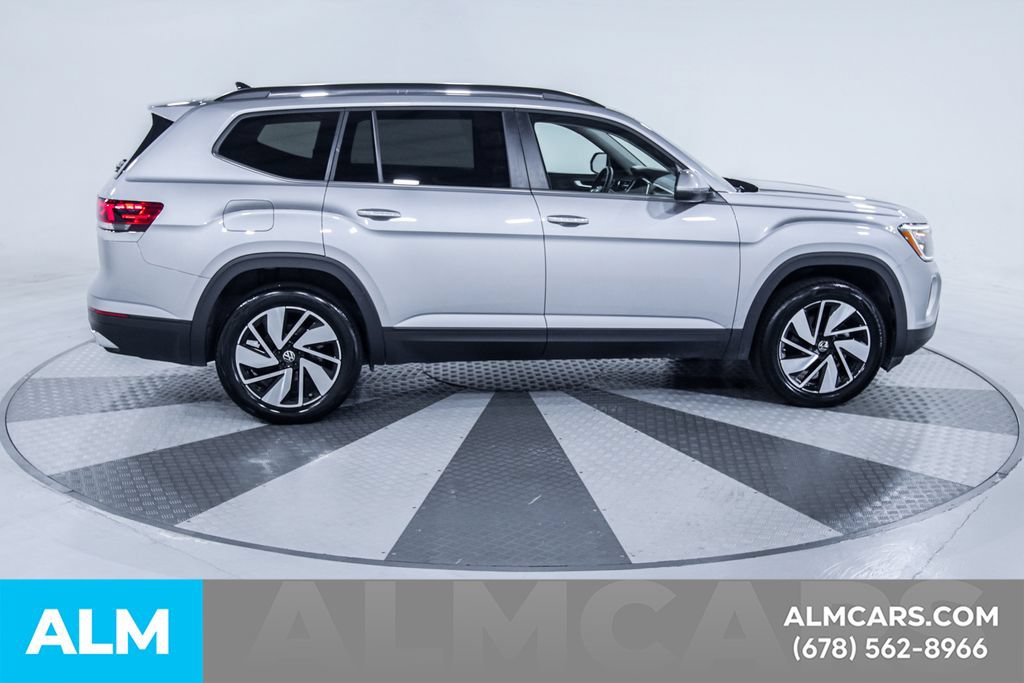 Used 2025 Volkswagen Atlas SE FWD image 11