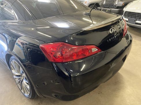 Used 2013 INFINITI G37 Convertible w/ Premium Pkg RWD image 19