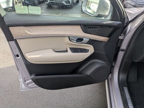 New 2026 Volvo XC90 B6 Plus w/ Protection Package Premier image 11