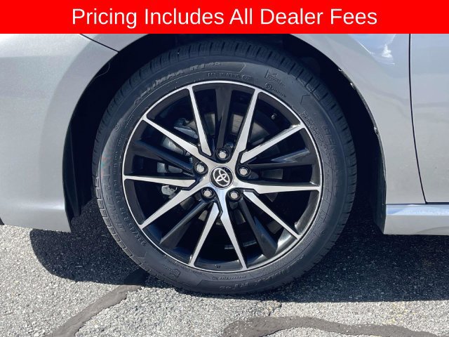 Used 2024 Toyota Camry SE FWD image 9