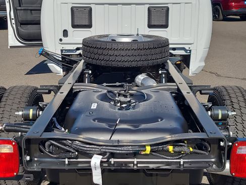 New 2026 RAM 5500 Tradesman AWD/4WD image 27