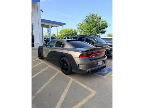 Used 2020 Dodge Charger Scat Pack w/ Navigation & Travel Group RWD image 3