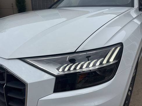 Used 2019 Audi Q8 Prestige w/ Luxury Package AWD/4WD image 6