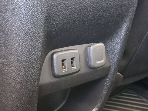 Used 2017 Chevrolet Colorado Z71 image 11