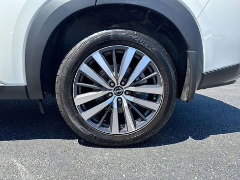 Used 2022 Nissan Pathfinder Platinum w/ Cargo Package image 29