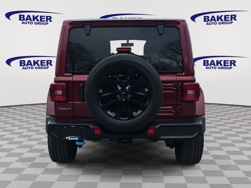 Used 2022 Jeep Wrangler Unlimited Sahara w/ Cold Weather Group AWD/4WD image 4