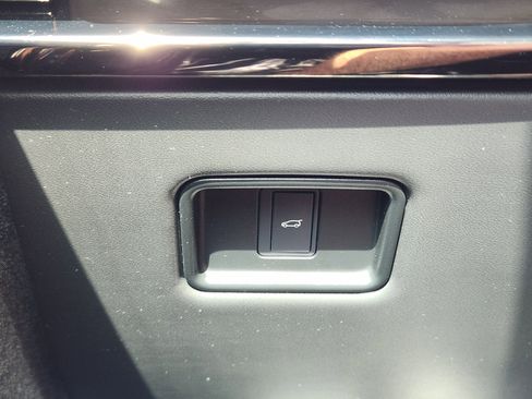 Used 2025 Land Rover Range Rover Sport SE AWD/4WD image 22