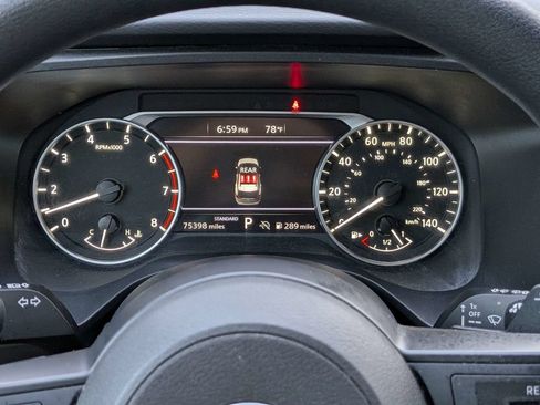 Used 2024 Nissan Rogue S FWD image 24