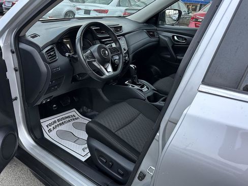 Used 2017 Nissan Rogue SV image 7
