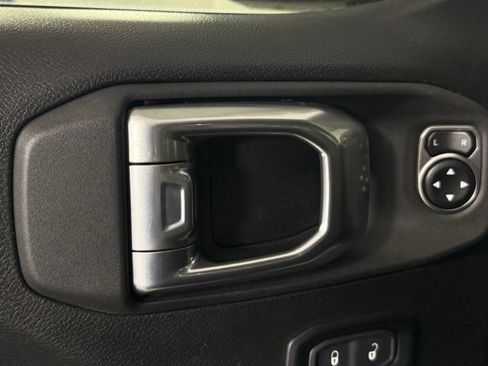 Used 2024 Jeep Wrangler Unlimited Sport AWD/4WD image 14