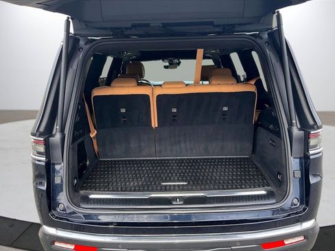 Used 2022 Jeep Grand Wagoneer Series III image 28