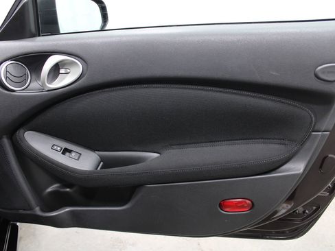Used 2012 Nissan 370Z Roadster RWD image 15