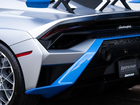 Used 2023 Lamborghini Huracan STO image 30