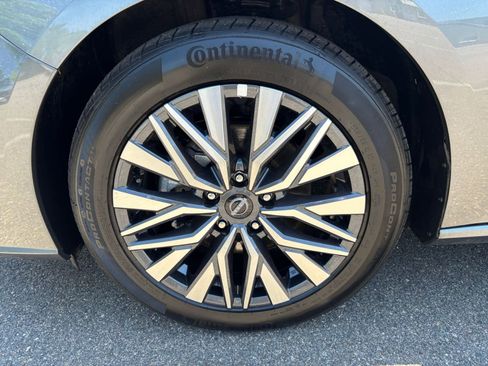 Used 2025 Nissan Altima 2.5 SV FWD image 31
