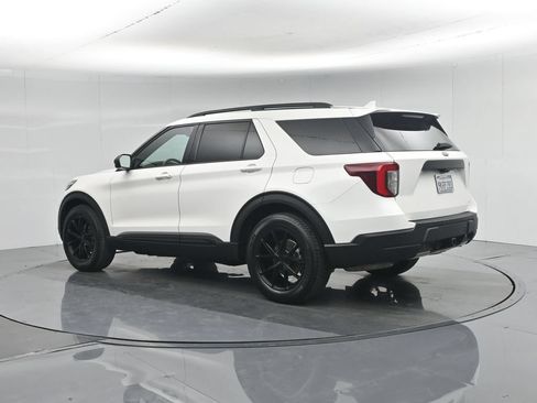 Used 2022 Ford Explorer Timberline AWD/4WD image 6