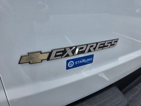 Used 2025 Chevrolet Express 3500 LT w/ LT Preferred Equipment Group RWD image 31
