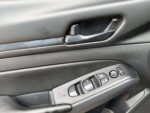 Used 2023 Nissan Altima 2.5 S FWD image 11