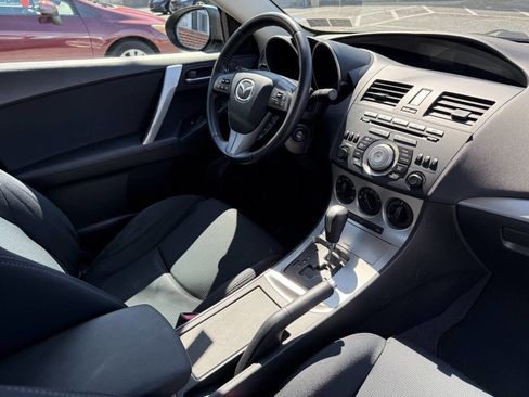 Used 2011 MAZDA MAZDA3 s Sport image 22
