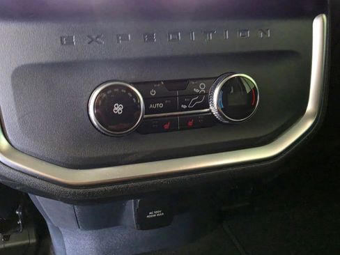 Used 2025 Ford Expedition Max Platinum AWD/4WD image 11