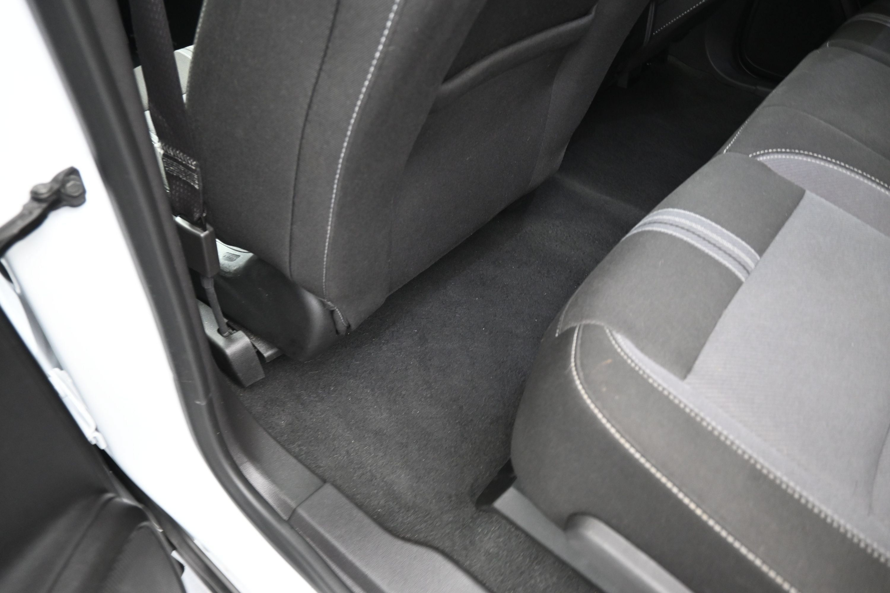 Used 2025 Chevrolet Blazer LT FWD image 20